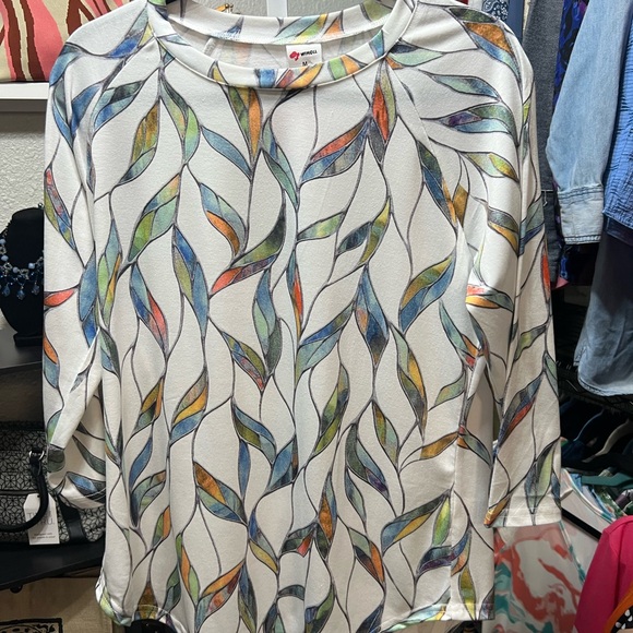 Leaf Pattern Colorful Top - Picture 2 of 5